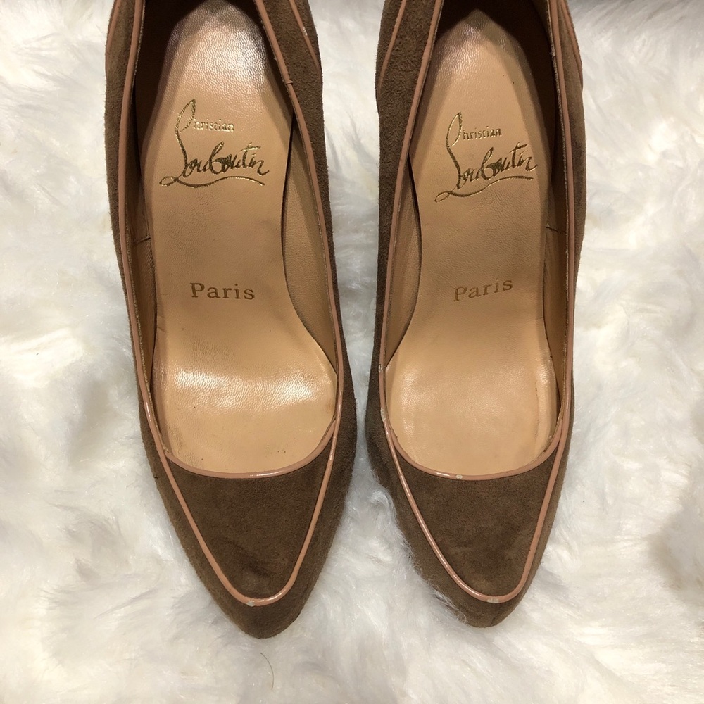 Authentic Christian Louboutin Pumps 4 1/2” heel